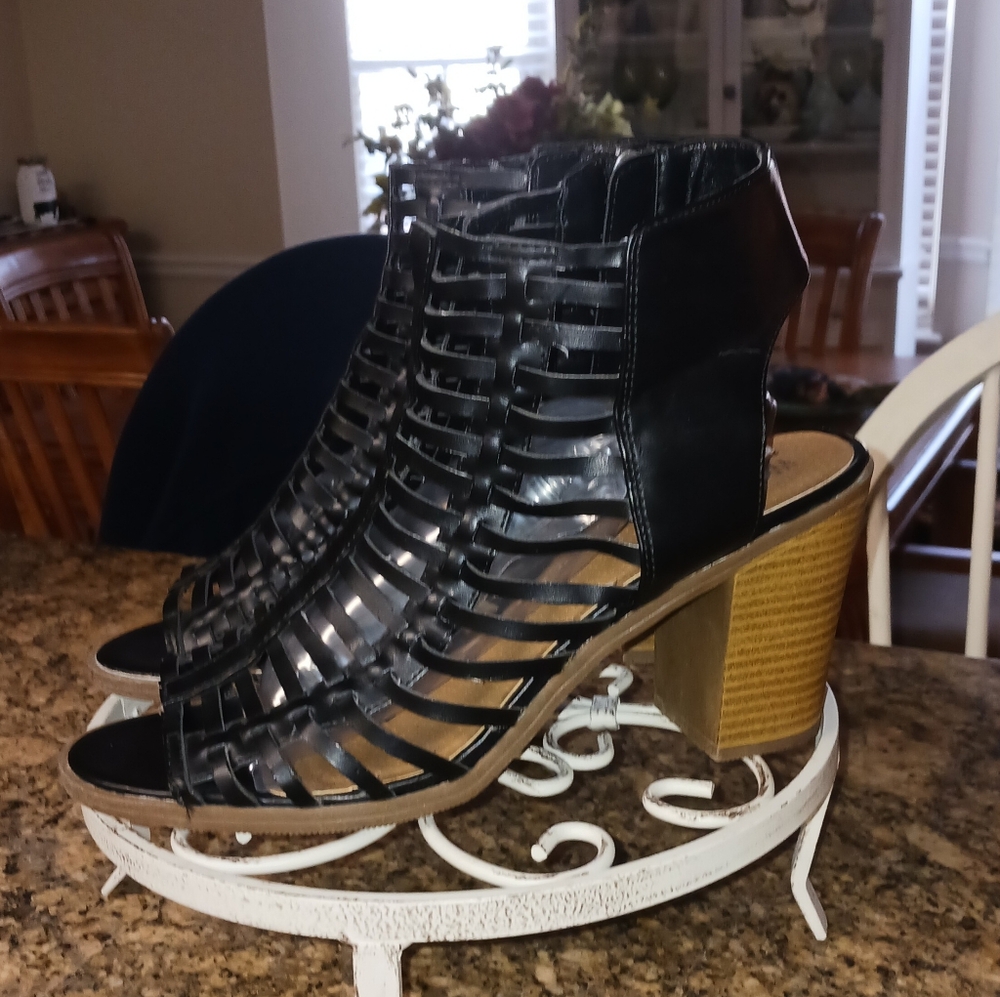 Mossimo Black Open Toed Heels Size 9.5 - Picture 10 of 10